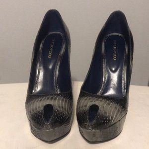 Sergio Rossi Size 38.5 Snakeskin Platform Pump